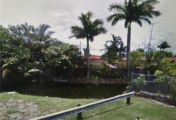 For sale in GRAPELAND MANOR