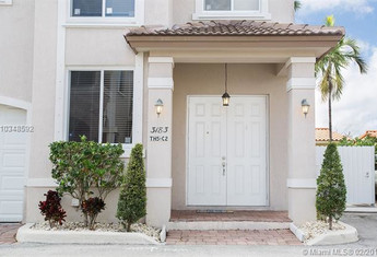 For sale in OAK GARDENS CONDO