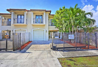 For sale in PALM BREEZE CONDO