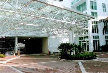 For sale in BRICKELL ON THE RIVER S TO