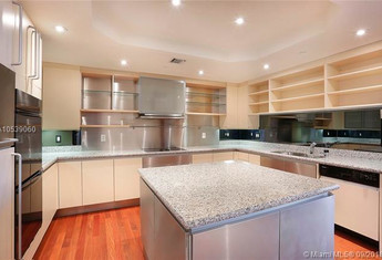 For sale in GRAND BAY TOWER