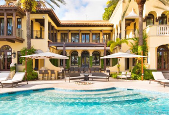 For sale in PALM ISLAND