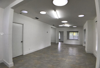 For sale in DONMOORE VILLA AMD PL