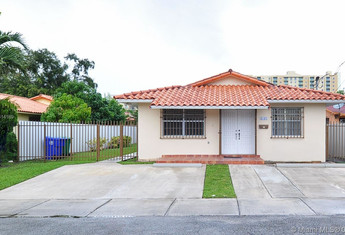 For sale in AMND MIAMI SUBURBAN ACRES