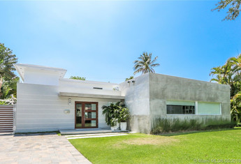 For sale in TROPICAL ISLE HOMES SUB 1S