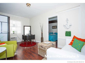 OCEAN WALK ON SOUTH BEACH