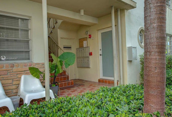 For sale in SANDPIPER VILLAS CO-OP