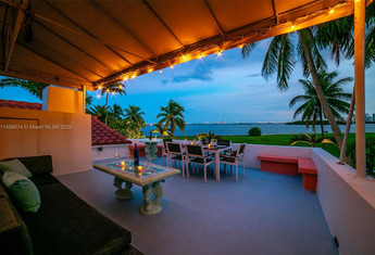 For sale in BAYSIDE- WASHINGTON PLACE