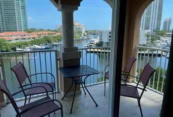 For sale in THE YACHT CLUB AT AVENTURA